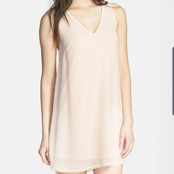 Astr Dresses & Skirts - Astr S Openback Shift Dress Small